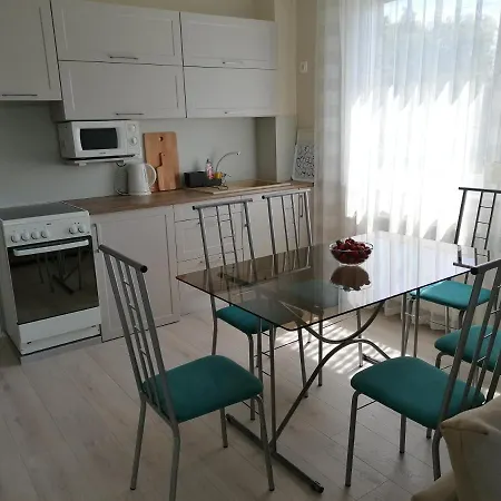 Apartment Lilla Apartman *